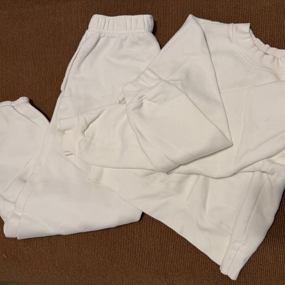 Aritzia White Cropped Sweatshirt & Jogger Set